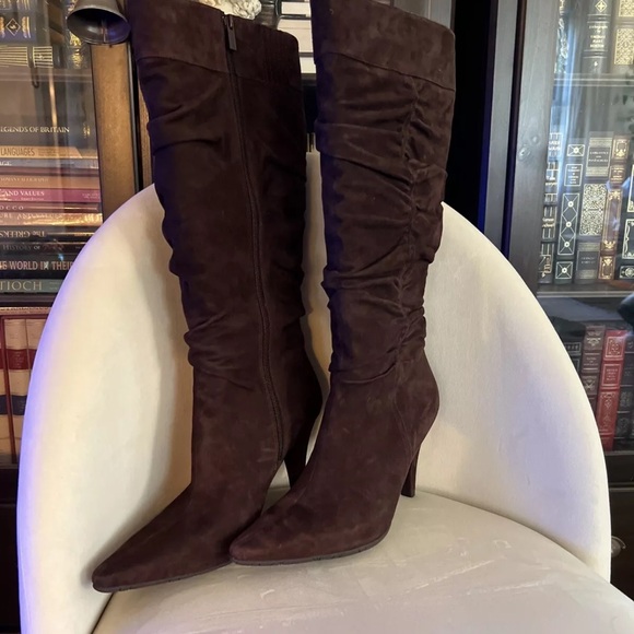 Kenneth Cole "GO OUT" Suede RIDING Boots, Color BARK, SIZE 10 MEDIUM - Picture 6 of 11